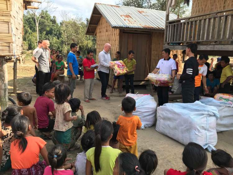 received_2003021456687965